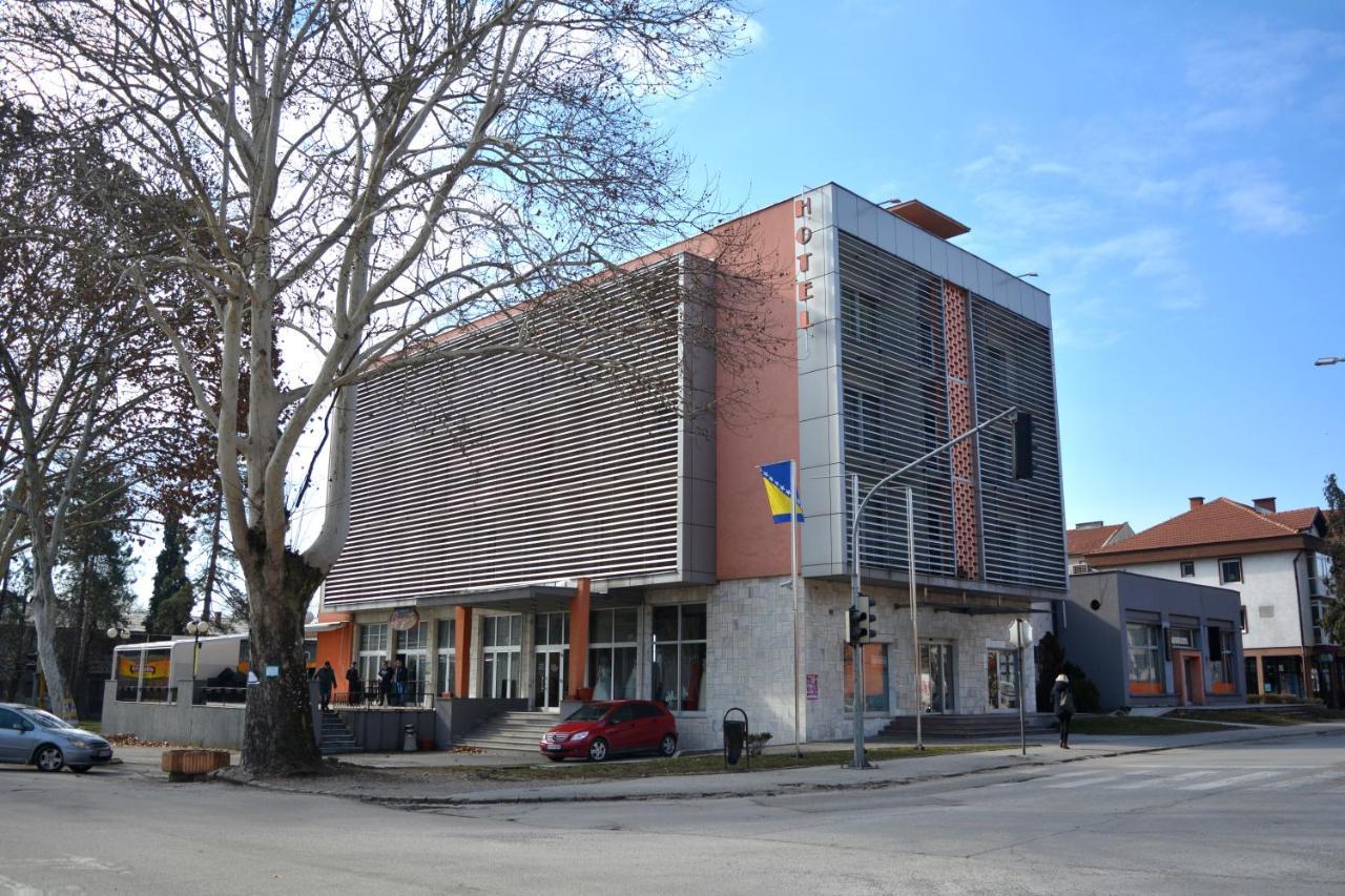 Hotel Lukavac Екстер'єр фото